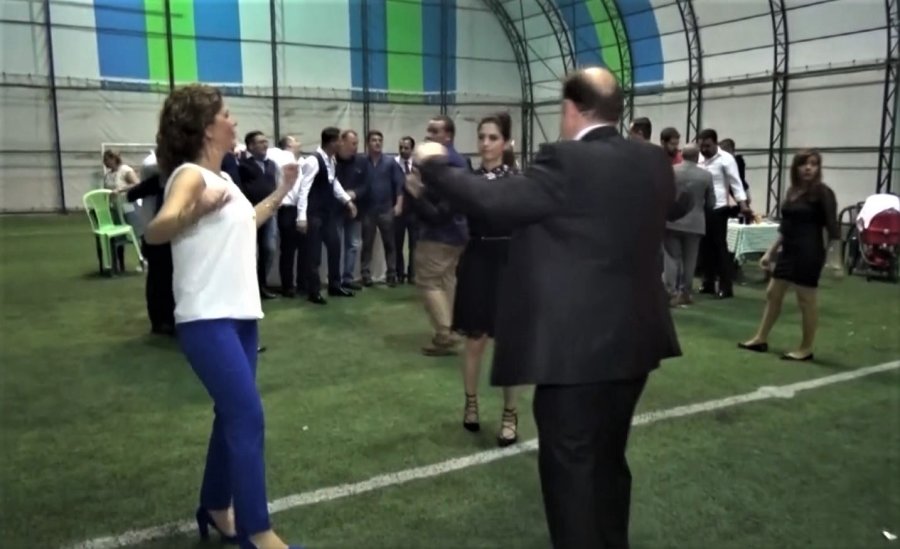 Kır Düğünü Hayali Kuran Çifte Halı Saha Şoku