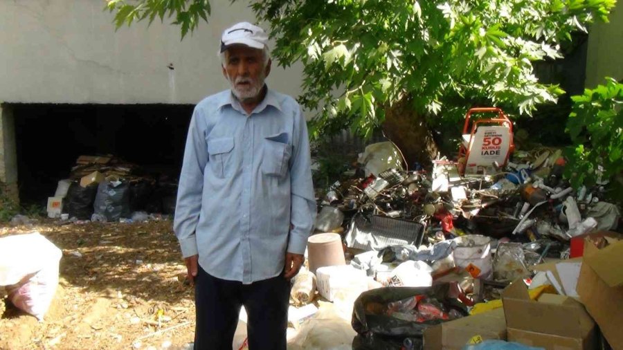 Çöpten Hurda Toplayarak Geçimini Sağlayan Yaşlı Adamın 3 Tekerlekli Motosikletini Çaldılar