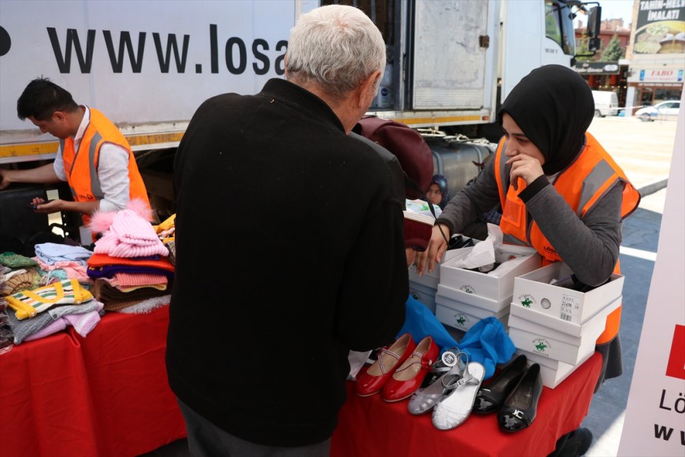 Lösev'in "İyilik Tırı" Niğde'de Yardım Dağıttı