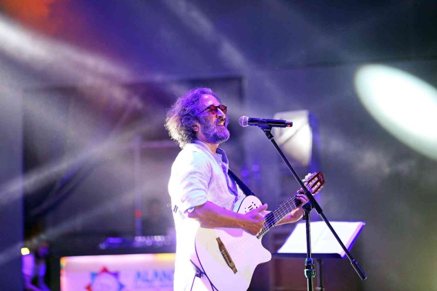 20. Alanya Uluslararası Turizm Ve Sanat Festivali’nde Fettah Can Konseri