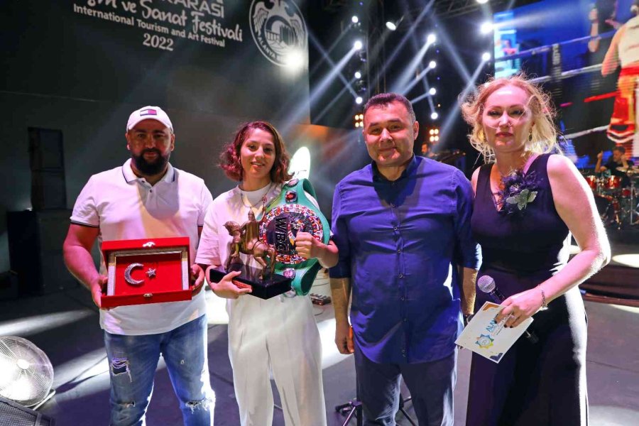 20. Alanya Uluslararası Turizm Ve Sanat Festivali’nde Fettah Can Konseri