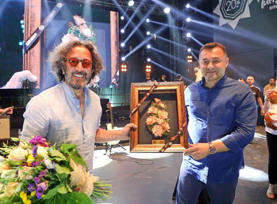 20. Alanya Uluslararası Turizm Ve Sanat Festivali’nde Fettah Can Konseri