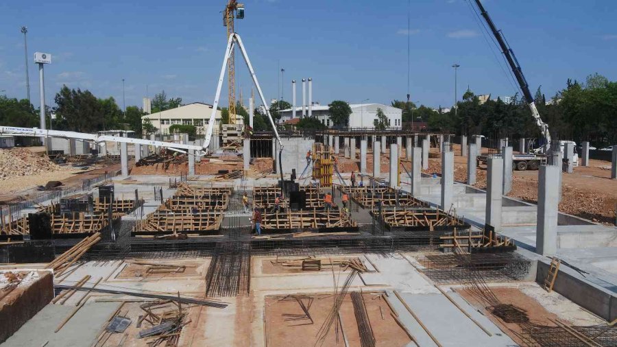 Akdeniz Üniversitesi Katlı Otopark Projesi Yükseliyor