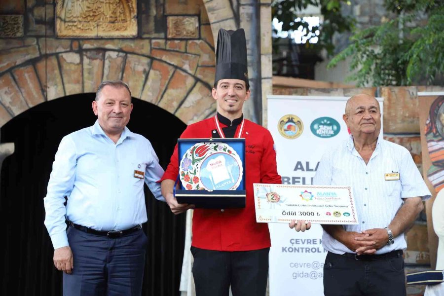 ‘gülüklü Çorba’ Yarışmasında Profesyonel Şefler Kıyasıya Yarıştı