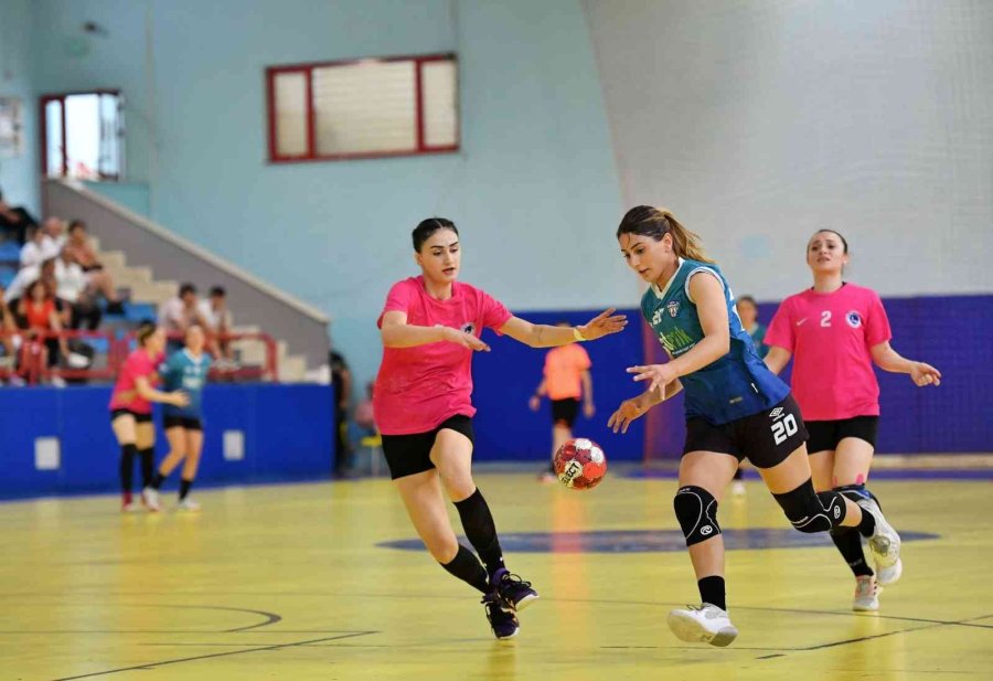 Konyaaltı Ligi Galibiyetle Bitirdi