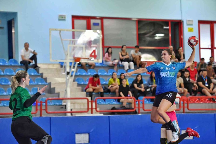 Konyaaltı Ligi Galibiyetle Bitirdi