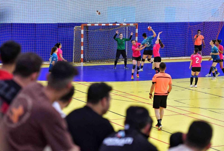 Konyaaltı Ligi Galibiyetle Bitirdi