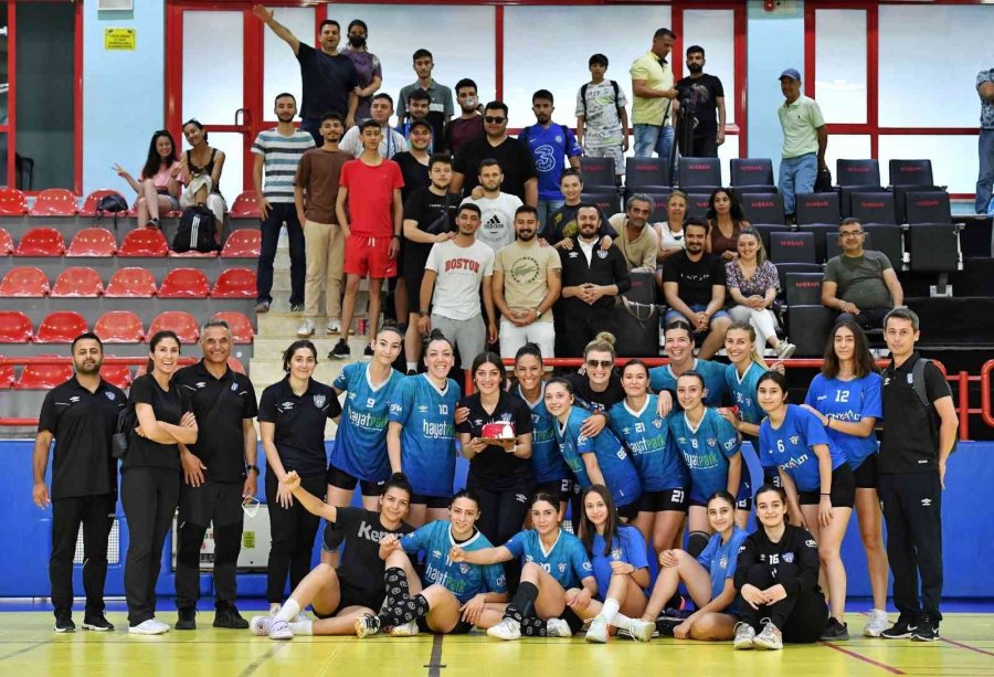 Konyaaltı Ligi Galibiyetle Bitirdi