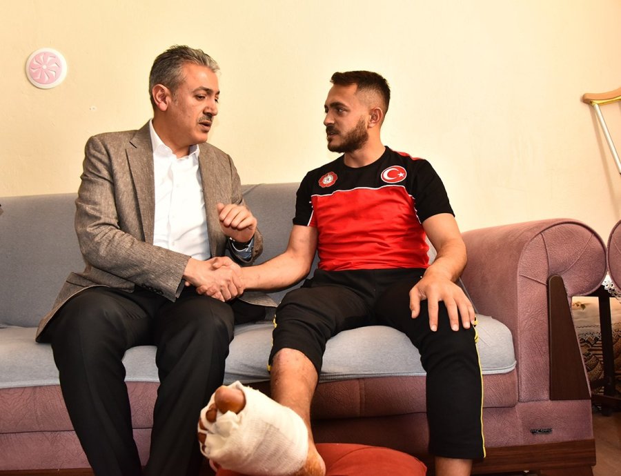 Vali Akkoyun’dan Pençe-kilit Operasyonu Gazisine Ziyaret