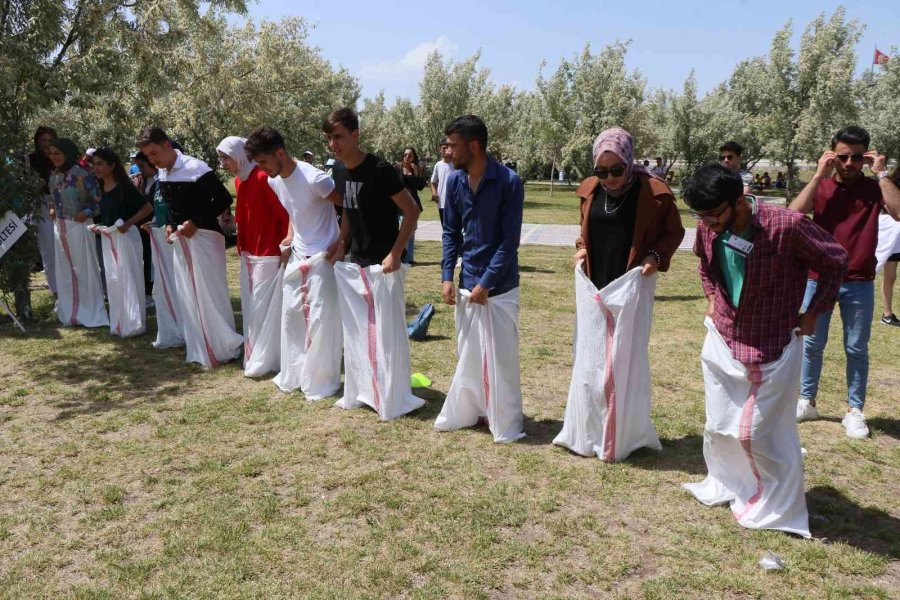 Asü’de Bahar Şenlikleri Başladı