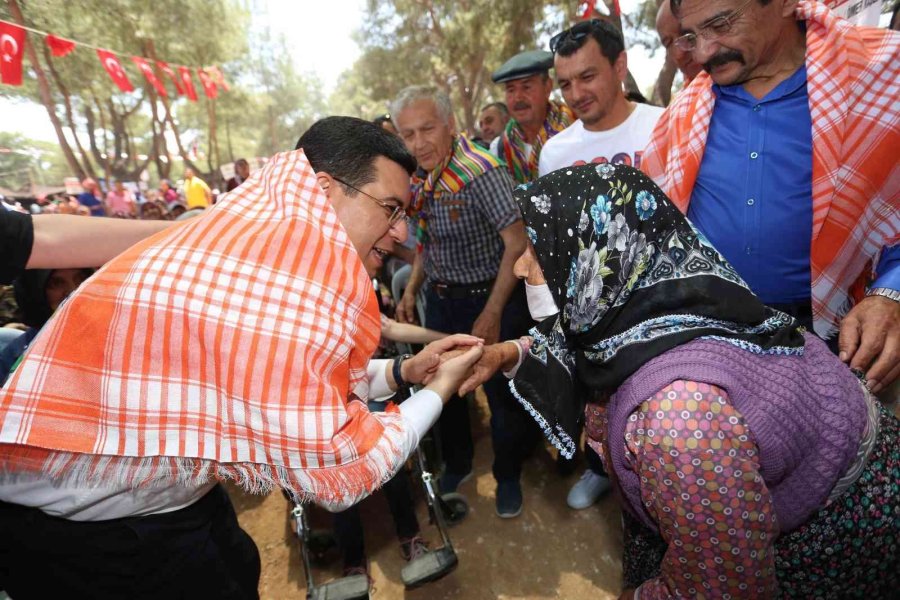 Başkan Tütüncü, Yörüklerin Şöleni’nde Keşkek Dağıttı