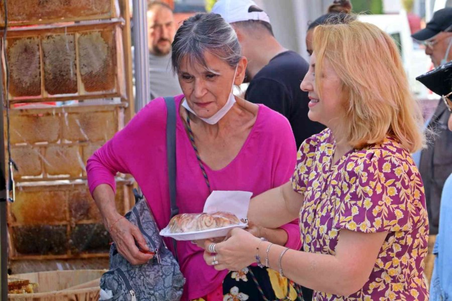 Antalya’da 7 Bölgeden 81 İlin Vatandaşını Bir Araya Getiren Festival