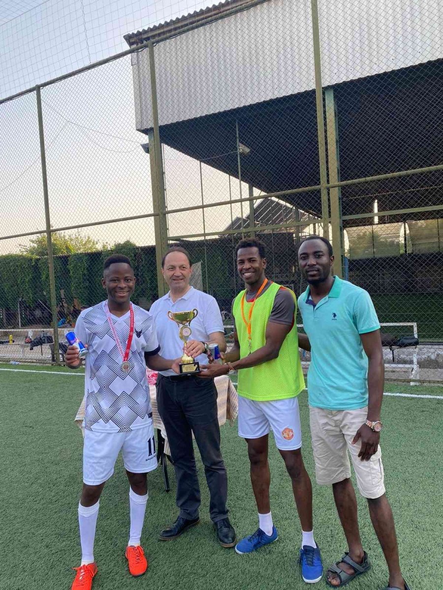 Akdenizli Afrikalılar Futbol Turnuvasında Ter Döktü