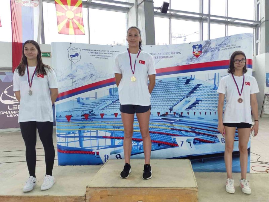 Antalyasporlu Yüzücüler Belgrad’da 4 Altın Madalya Kazandı