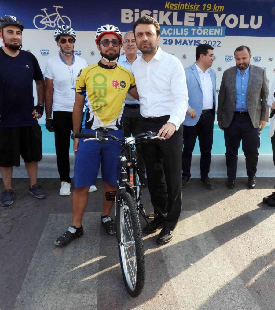 Kepez’de 19 Kilometre Kesintisiz Bisiklet Yolu Ağı