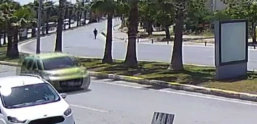 Seyir Halindeki Tüp Kamyonetinin Önüne Atladı