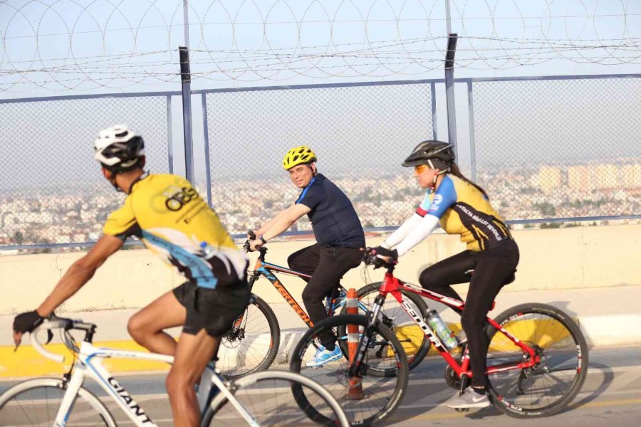 Kepez’de 19 Kilometre Kesintisiz Bisiklet Yolu Ağı