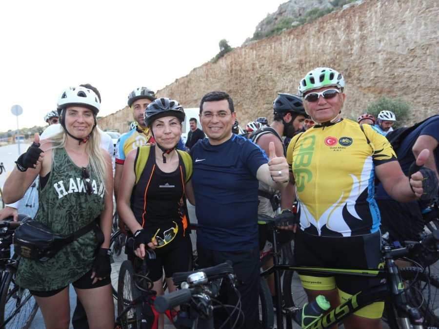 Kepez’de 19 Kilometre Kesintisiz Bisiklet Yolu Ağı