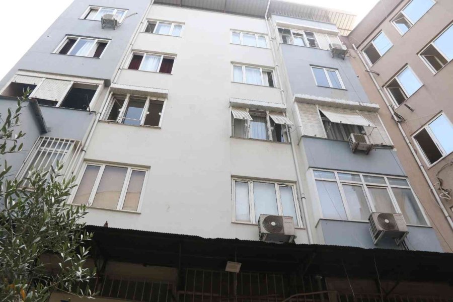 Mahalleli Ve Esnafın Uyuşturucu Partisi Tepkisi