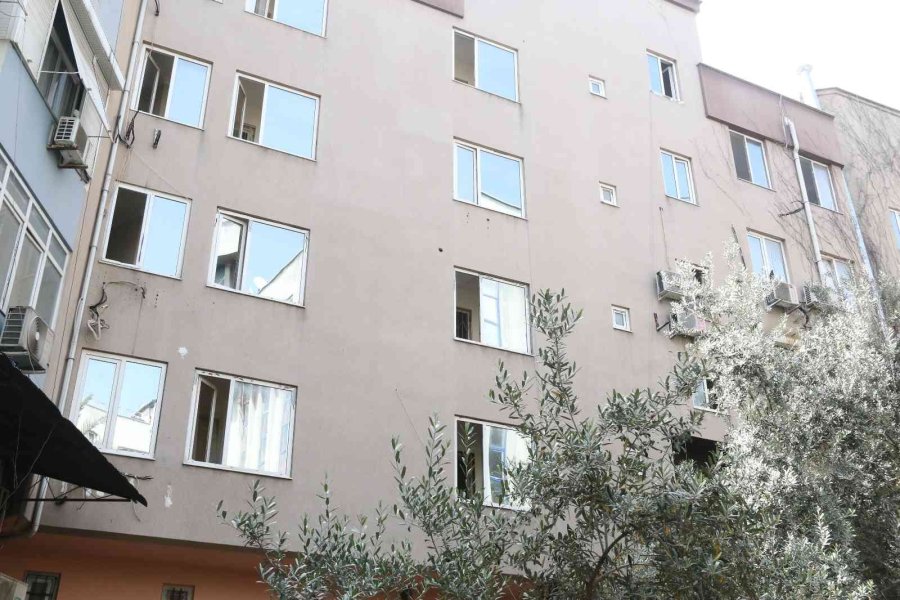 Mahalleli Ve Esnafın Uyuşturucu Partisi Tepkisi