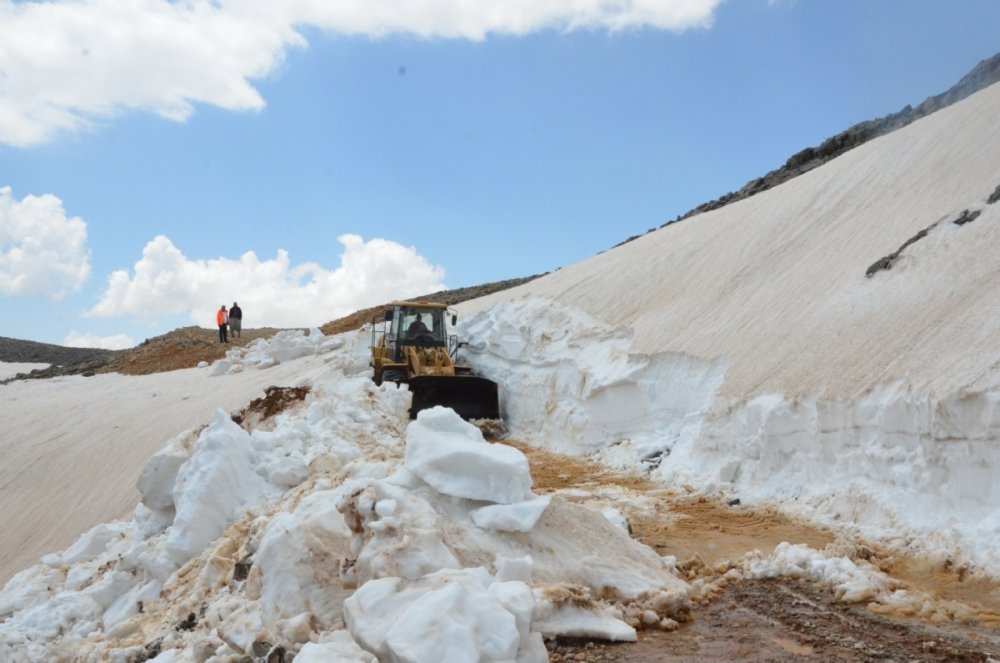 Yörüklerin Toroslar'a Göç Edeceği Yollar Açılıyor