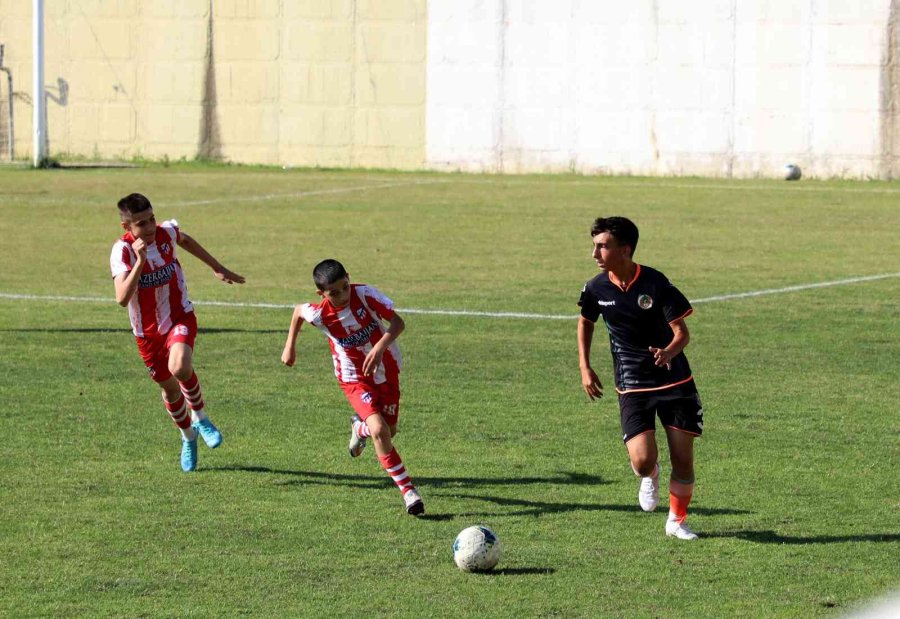 Alanyaspor, Atletico Bakü’yü Ödüllerle Uğurladı