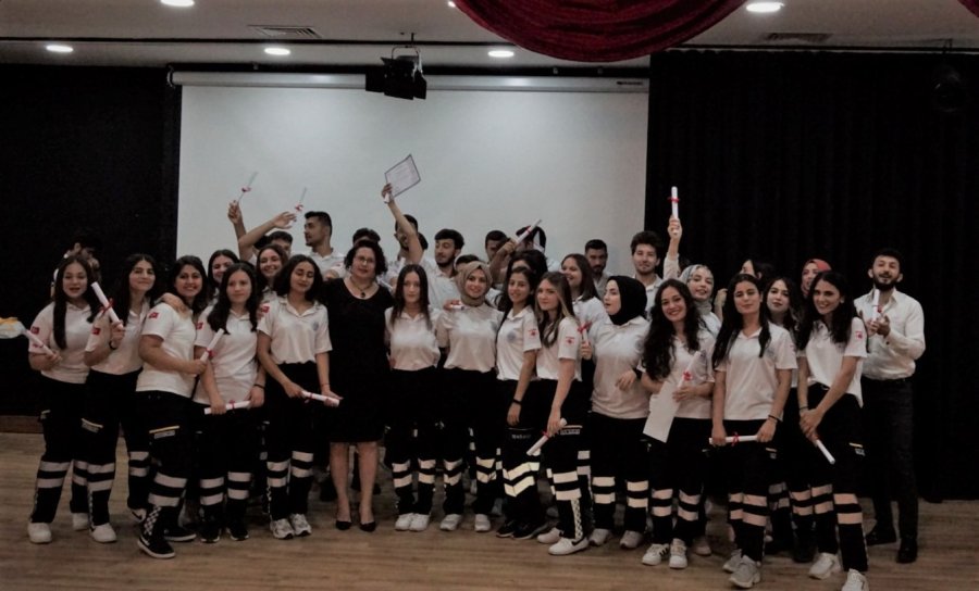 Alkü’lü Paramedikler İlk Yeminlerini Etti