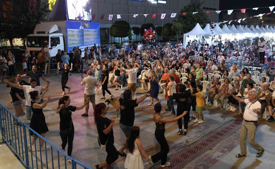 Muratpaşa Belediyesi’nin Yöresel Renler Festivali Devam Ediyor
