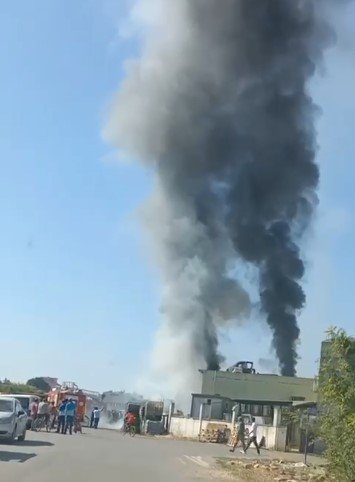 Döşemealtı’ndaki İşyeri Yangını Korkuttu