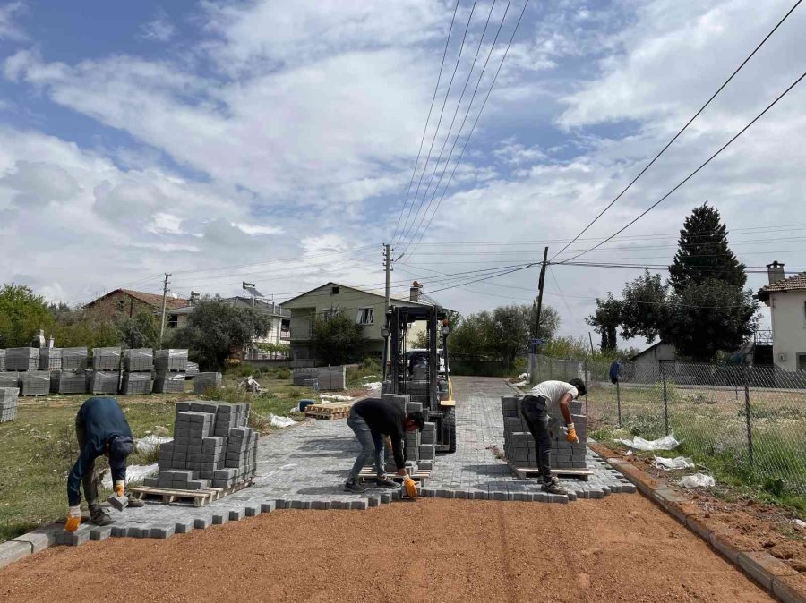 Döşemealtı Belediyesi, İlçeyi Modern Yollara Kavuşturuyor