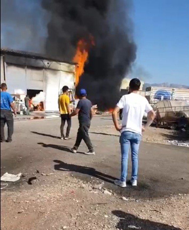 Döşemealtı’ndaki İşyeri Yangını Korkuttu