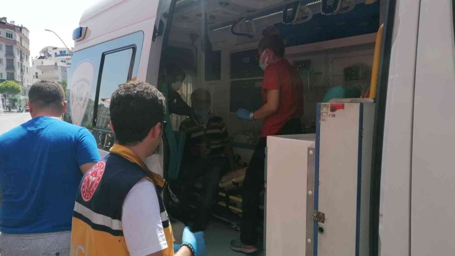 Seyir Halindeyken Motosikletten Düştü, Başını Yere Vurarak Beyin Kanaması Geçirdi