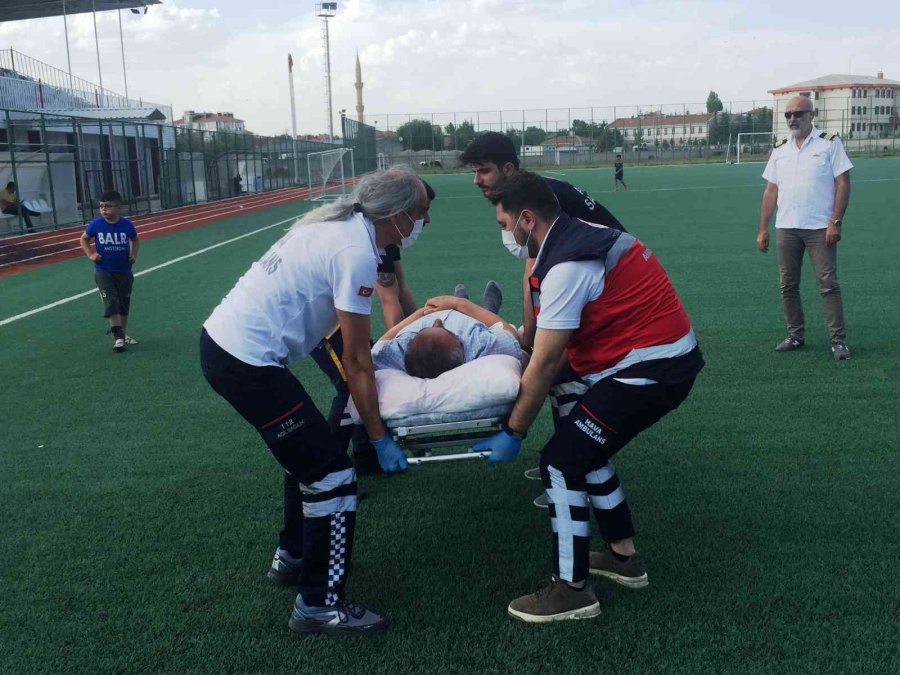 Kalp Krizi Geçiren Hasta Hava Ambulansla Nakledildi