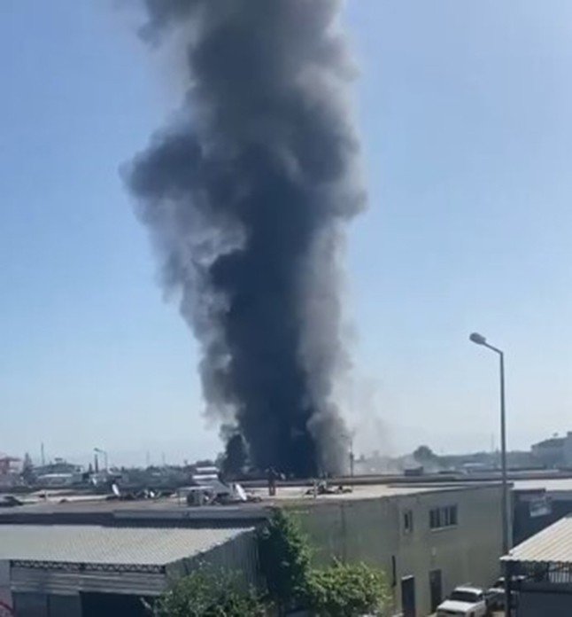 Döşemealtı’ndaki İşyeri Yangını Korkuttu