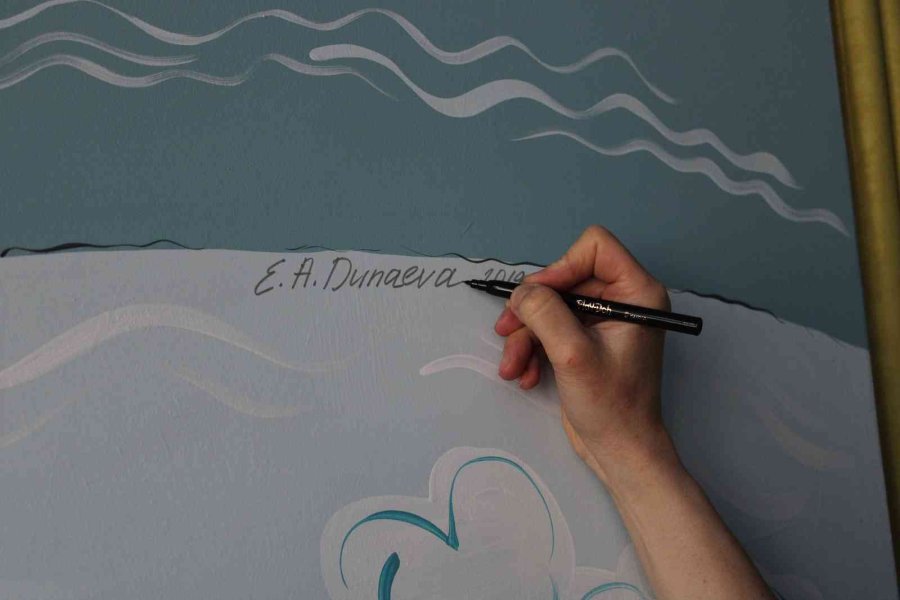 Rus Sanatçının Önceliği Çocuklar