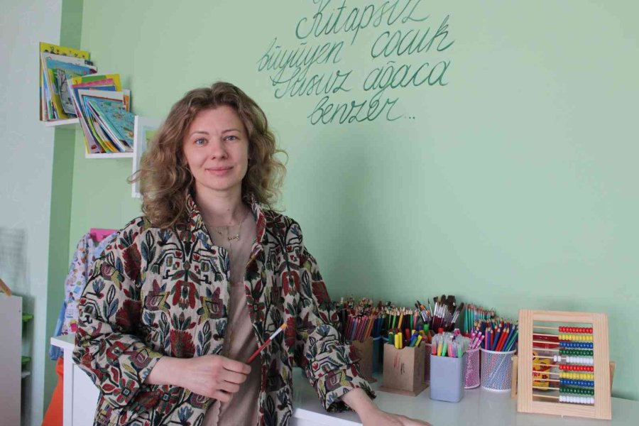 Rus Sanatçının Önceliği Çocuklar