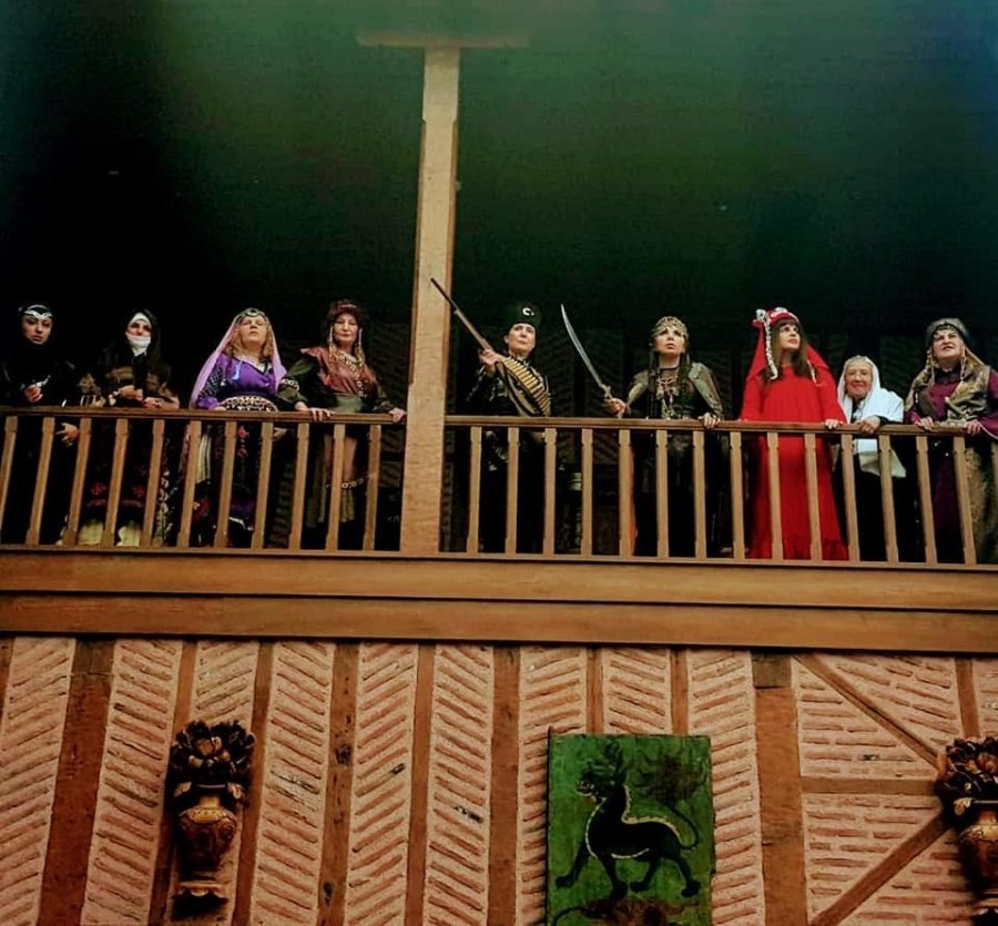 Eskişehir Anadolu Bacıları ‘kahraman Türk Kadınları’ Temalı ’defile Programı’nı Sahneledi