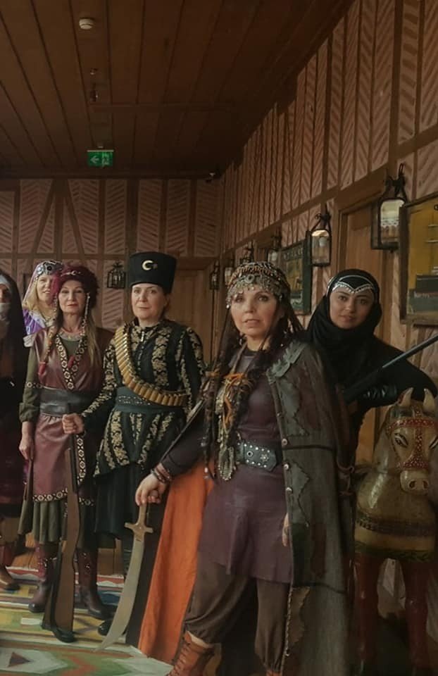 Eskişehir Anadolu Bacıları ‘kahraman Türk Kadınları’ Temalı ’defile Programı’nı Sahneledi