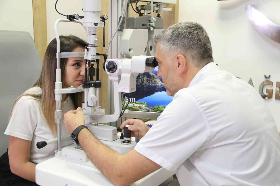 Göz Hastalıkları Uzmanı Erten: "çağın Hastalığı Göz Kuruluğuna Dikkat"
