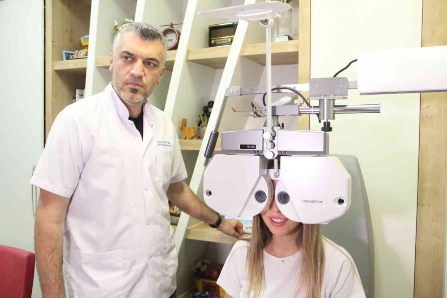 Göz Hastalıkları Uzmanı Erten: "çağın Hastalığı Göz Kuruluğuna Dikkat"