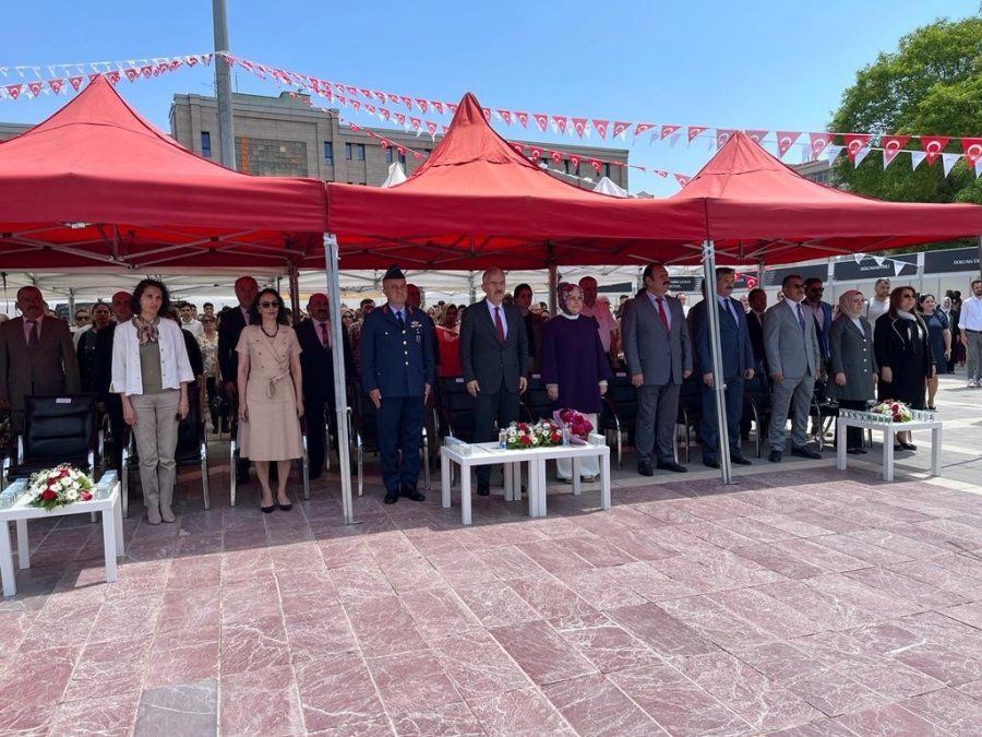 Hayat Boyu Öğrenme Haftası Düzenlenen Törenle Kutlandı