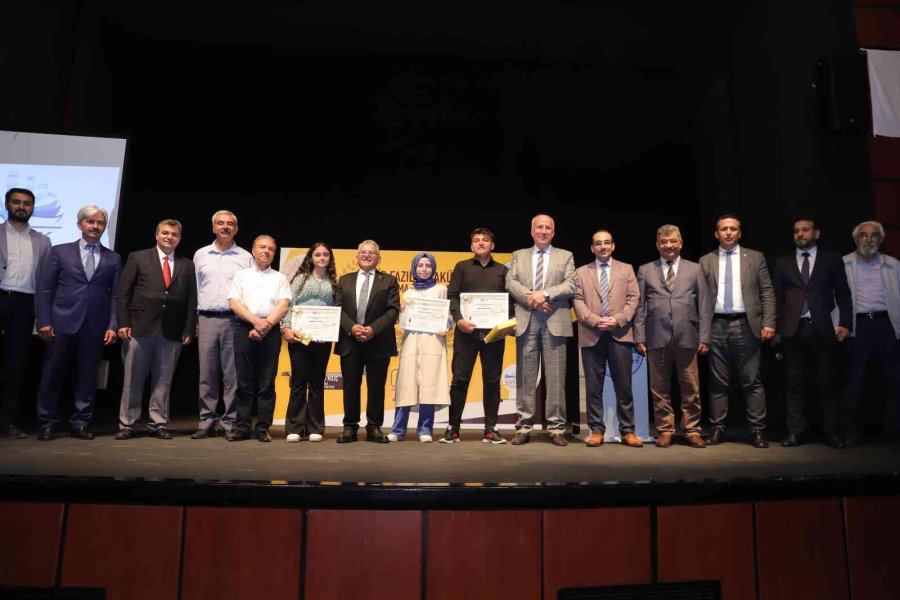Necip Fazıl Kısakürek Şiir Okuma Yarışması’nda Ödüller Sahiplerini Buldu