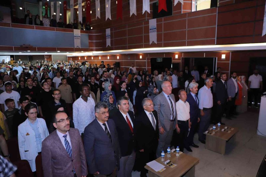 Necip Fazıl Kısakürek Şiir Okuma Yarışması’nda Ödüller Sahiplerini Buldu