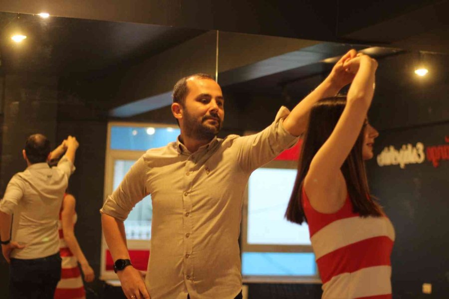 Koreografilerden Düğün Dansına Doğru