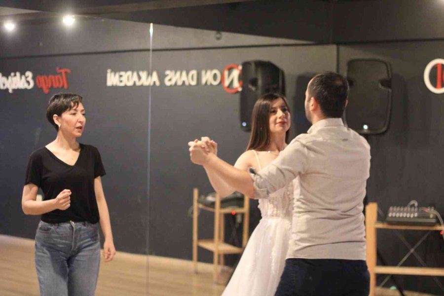 Koreografilerden Düğün Dansına Doğru