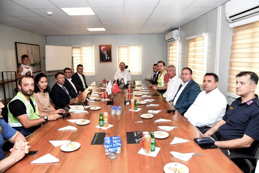 Vali Pehlivan, Çukurova Bölgesel Havalimanı İnşaatında İncelemelerde Bulundu