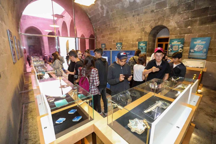 Talaslı Öğrenciler, Gezerek Öğrendiler