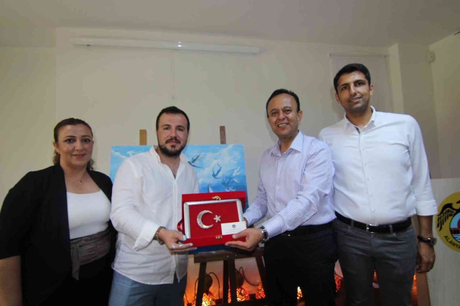 Ressam Cam Emre Dağ’dan, Alanya’da Okullarda Canlı Performans