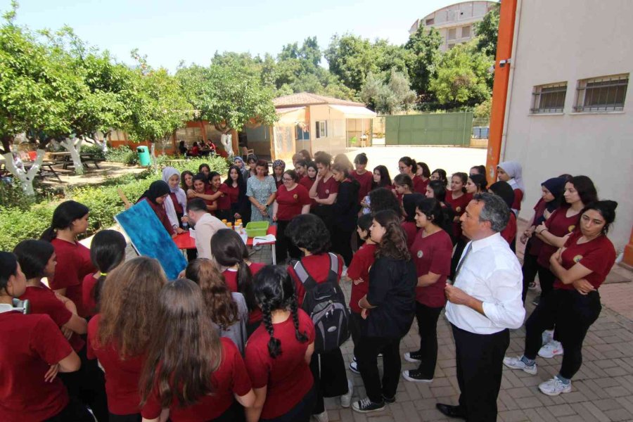 Ressam Cam Emre Dağ’dan, Alanya’da Okullarda Canlı Performans