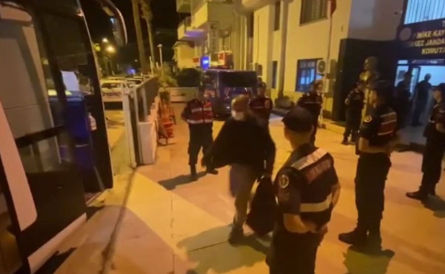 Antalya’da Ülkeye Yasadışı Yollarla Giriş Yapan 43 Kişi Yakalandı